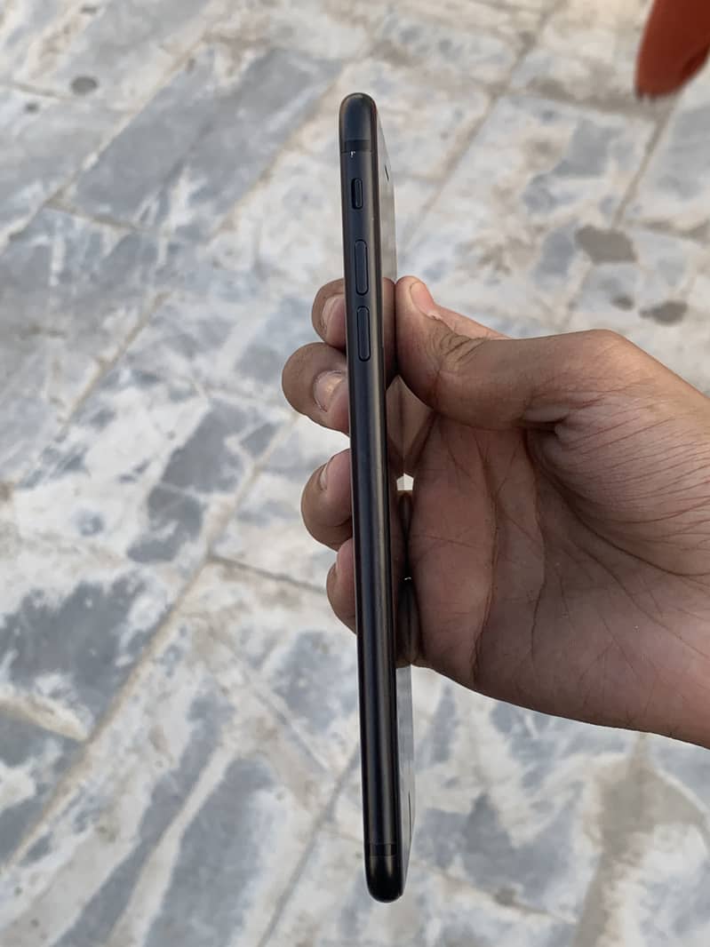 Apple iPhone 7 Plus 2