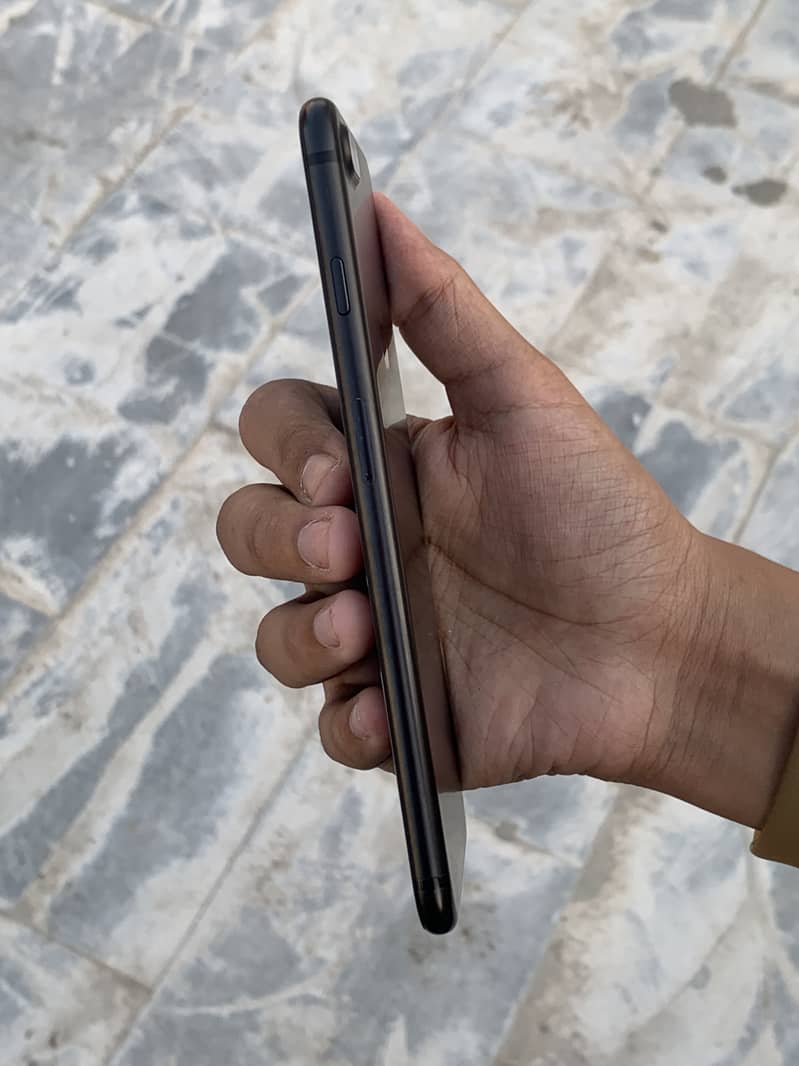 Apple iPhone 7 Plus 3