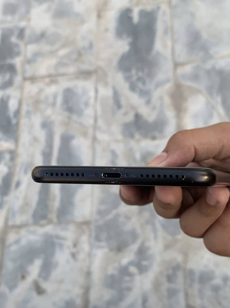 Apple iPhone 7 Plus 5