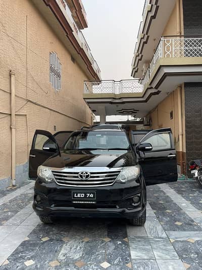 Toyota Fortuner 2013/14 urgent sale exchange possible