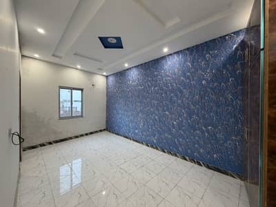 338 Square Feet Flat For Sale (3rd Floor) Near Sabzazar Scheme