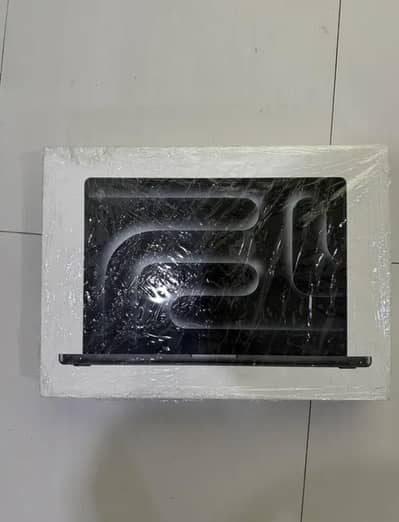 MacBook Pro 16 -inch M5 Pro 24GB - 1TB SSD- Space Black - MGEA4LL/A US