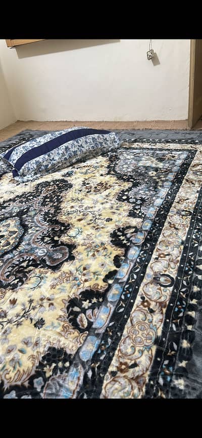 Fully new carpet all ok no use   Bs apko dikhany ky lia pic lgai hy