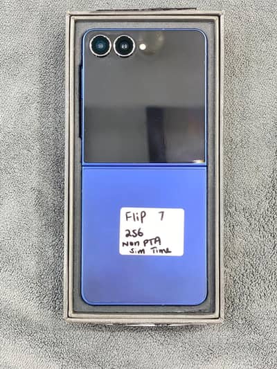 Samsung galaxy Z FLIP 7 Blue 256 gb Full sim time box deal