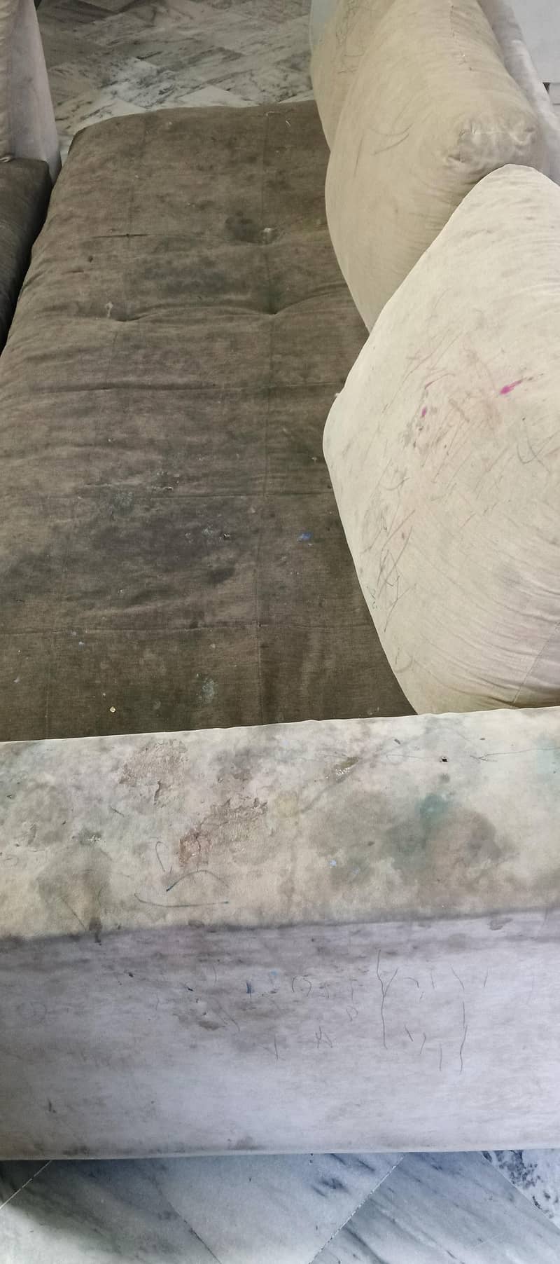 L shape Sofa – Solid Build, Needs Cleaning 1