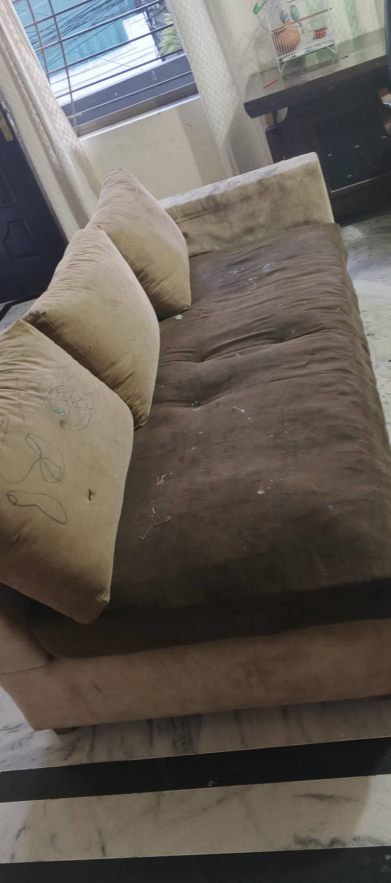 L shape Sofa – Solid Build, Needs Cleaning 3