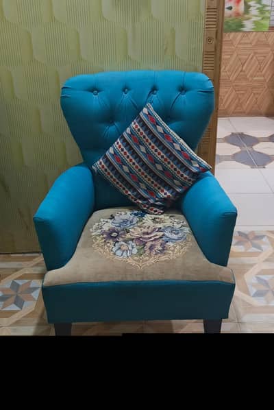 7 seater sofa. . used. . . but in good condition