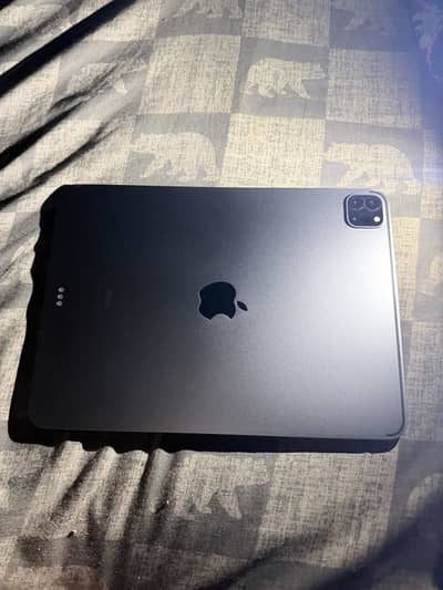Ipad pro M1 128gb with box 7 days check warranty