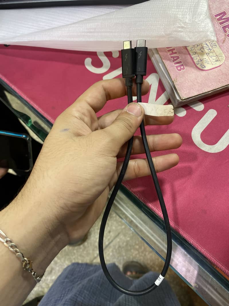 Thunderbolt 3 Cable 1