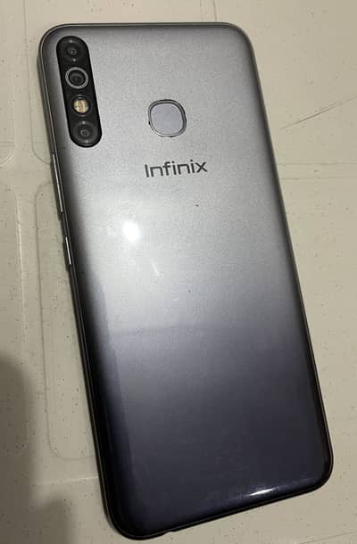 INFINIX HOT 8 4/64Gb