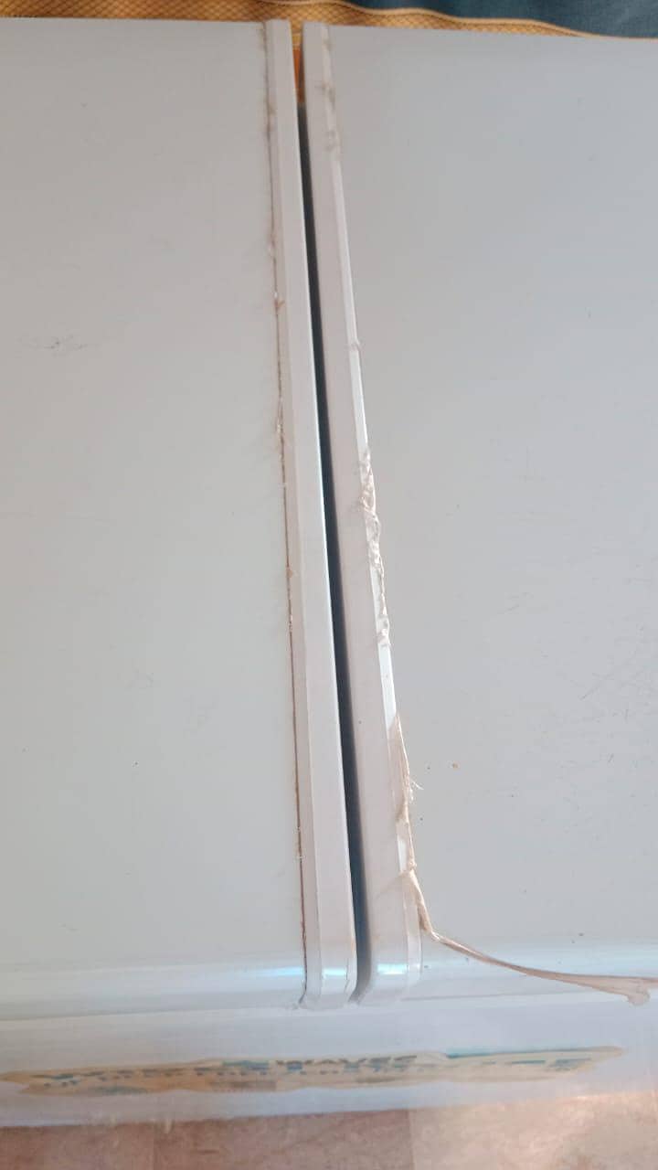 اسلم علیکم ویوز کمپنی کا فریزر .   ٹوٹل جینین  وارنٹی کارڈ گم ھے  رابط 11