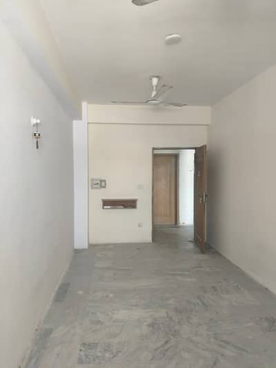 Studeo unfurnished flat available for rent in E11 2