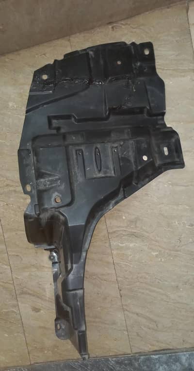 Toyota yaris Pak (Right inner side) shield