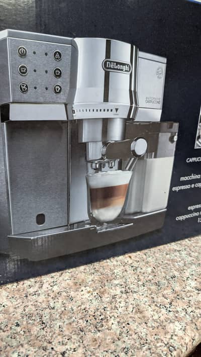 AUTOMATIC COFFEE MACHINE 