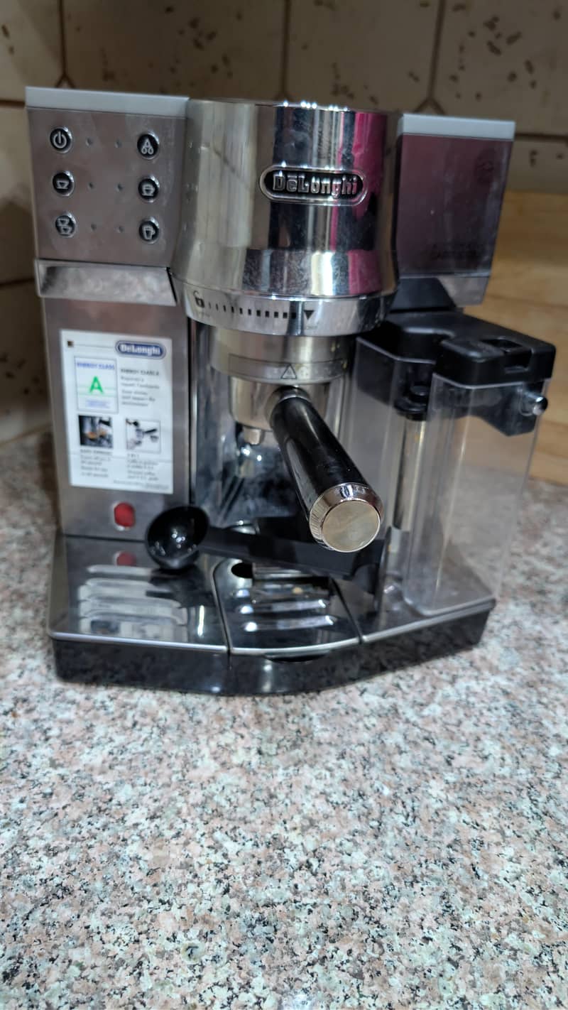 AUTOMATIC COFFEE MACHINE  1