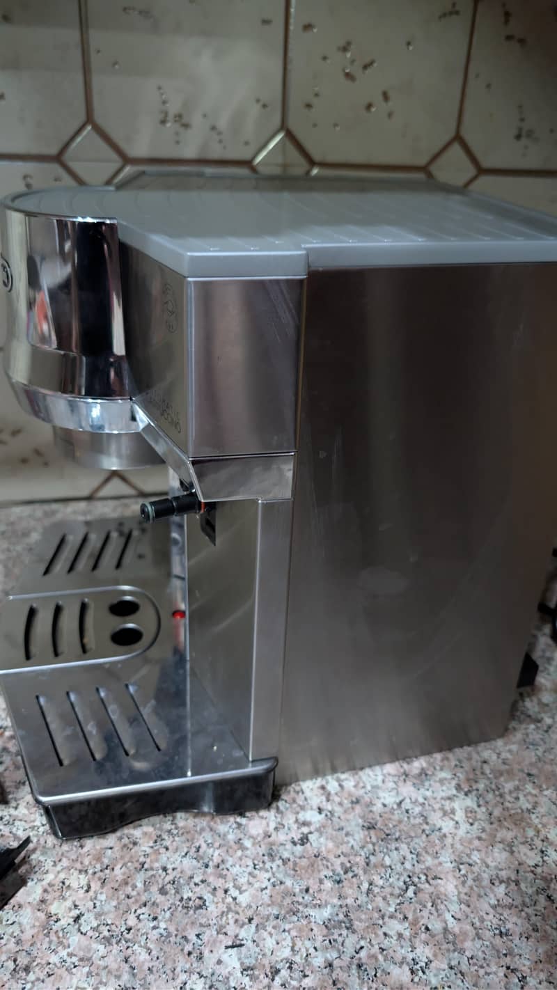 AUTOMATIC COFFEE MACHINE  4
