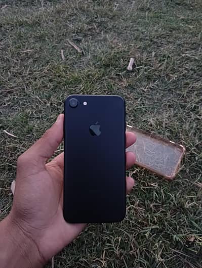 iphone 7 condition 10/10 fingerprint ok water pack battery health 83