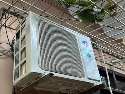 gree ac invited 1 tan for sale