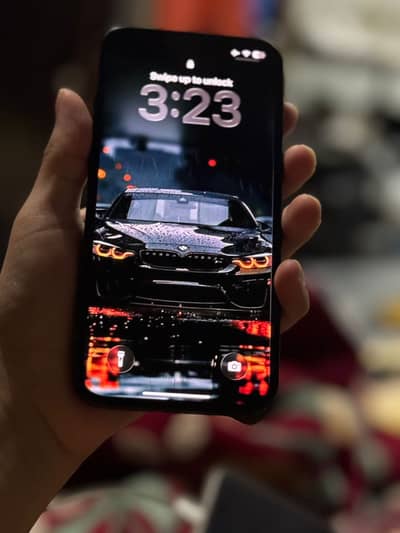 iPhone 13 10/9 85% health