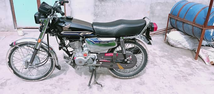 Honda 125 self start biomedical maujud hai