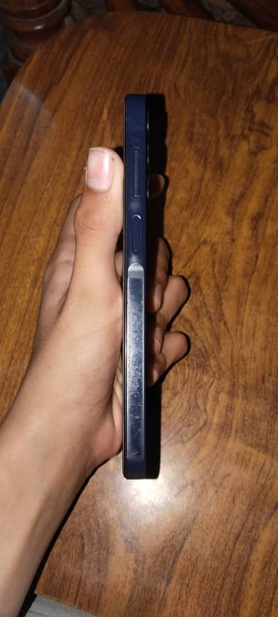 Sticker bhi nhi utara likw new 10 by 10 condition