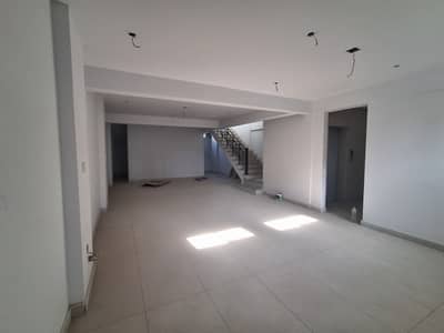 Full 100yards building available for rent in DHA Phase 8