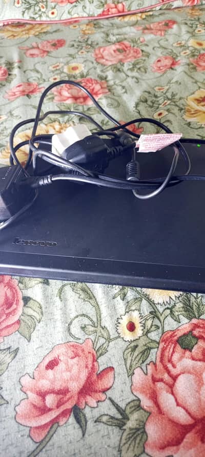 Lenovo think pad bahtreen ha gaming ka liye our work ka liye