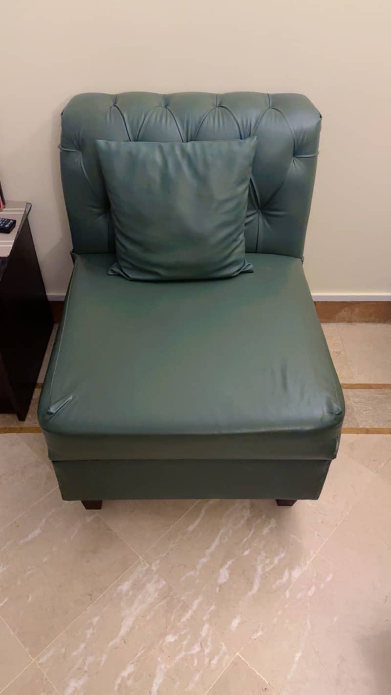 Sofa set good condition 3