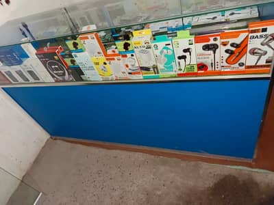 2 counters for mobile shop available