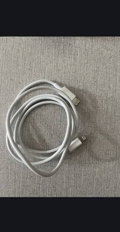 20 Watts i phone charger with type C to lightings cable