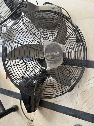 Bracket Fan