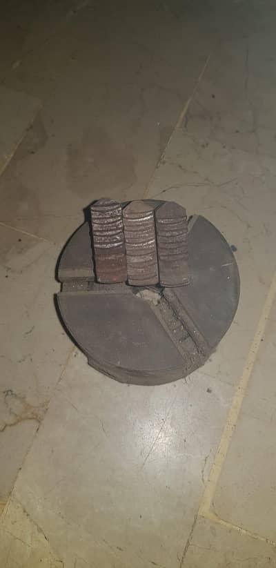 3 jaw chuck lathe chuck 4 inch ok working condtion