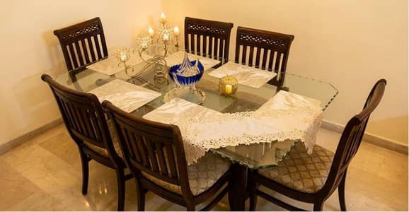 Dining table 6 seater