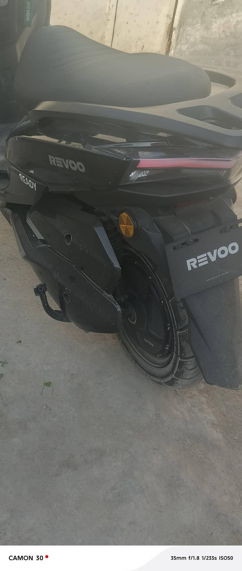 E52 Revoo 4