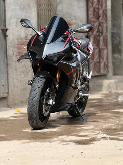 Ducati Panigale V4S replica