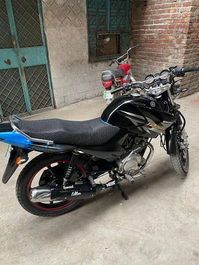 Yamaha ybr 2017 model 125 cc