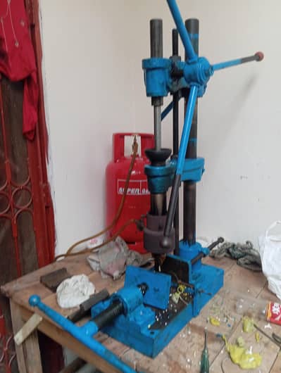 Hand molding machine 3 number data cable making