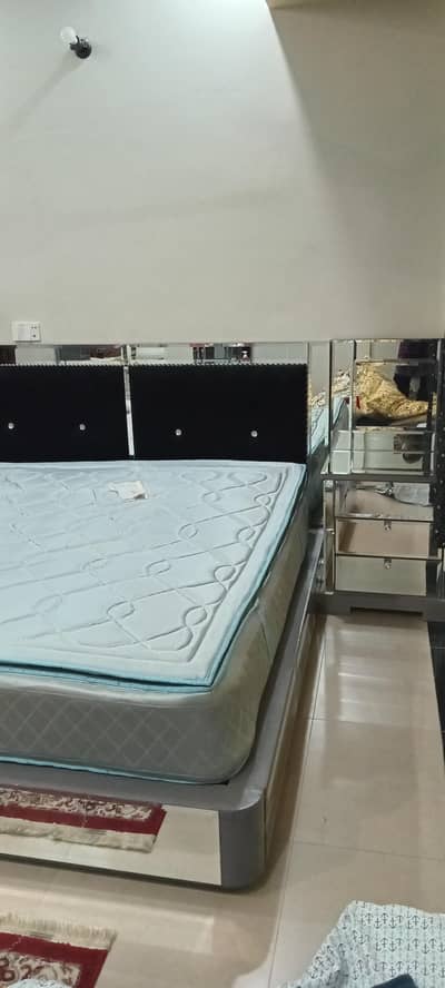 Glasswork used Bed Set For Sale