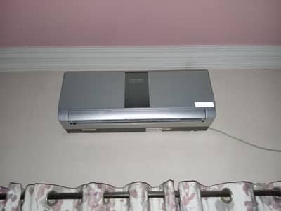 1 ton Split AC (non-inverter) | Electrolux