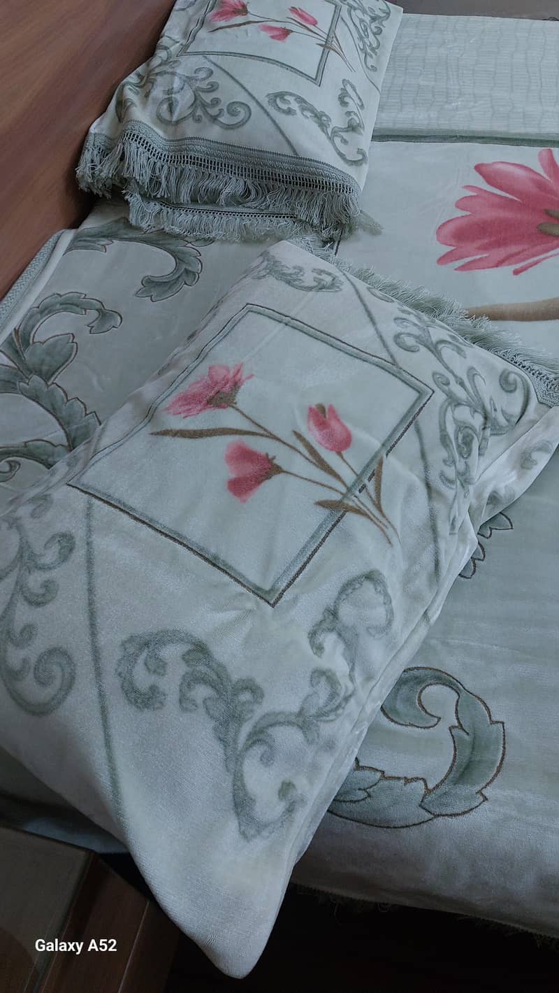 Bedding set. 1