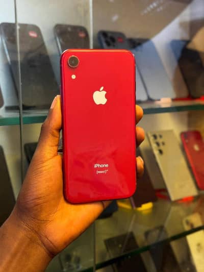 iPhone XR 256GB full box my Whatsapp number 03071462214