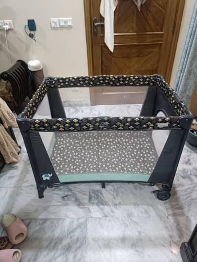 Tinnies baby cot  + Playpen