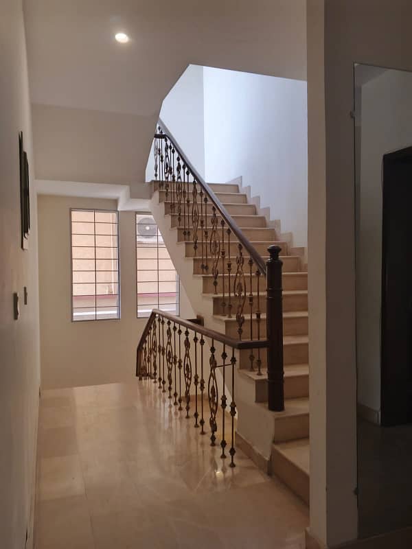 E11 upper portion 4bed 9