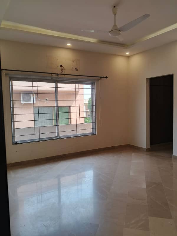 E11 upper portion 4bed 16