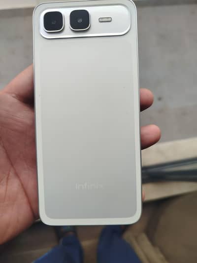 Infinix Smart 10 plus 4+4/128 full box 10 month wernty