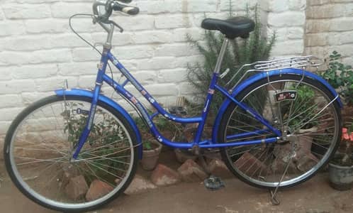 Full size imported original Japani cycle for sale in good condition.