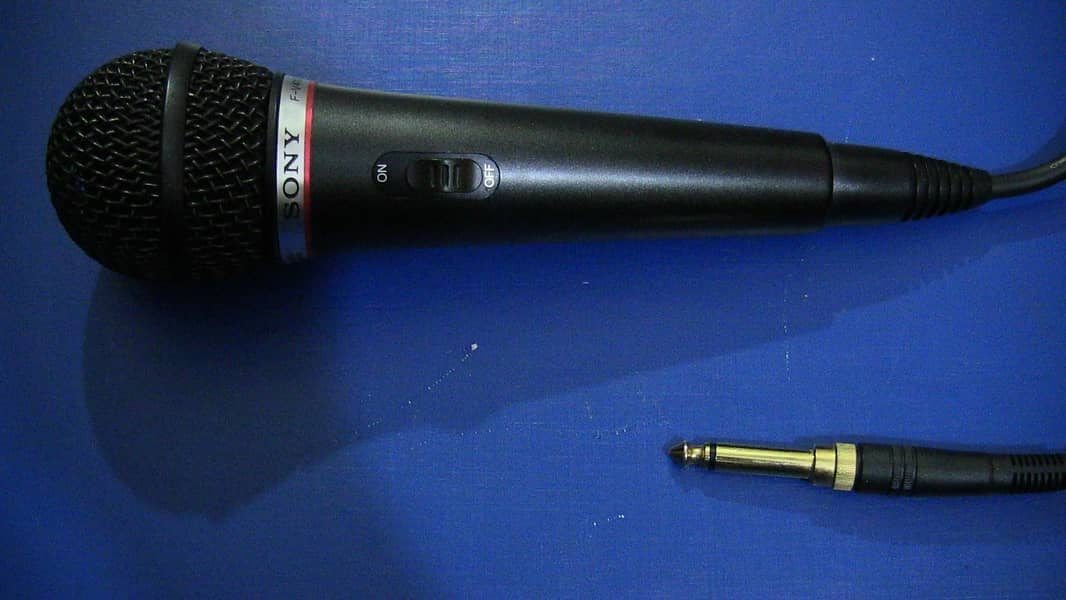 Mic  1