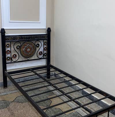 Single iron bed