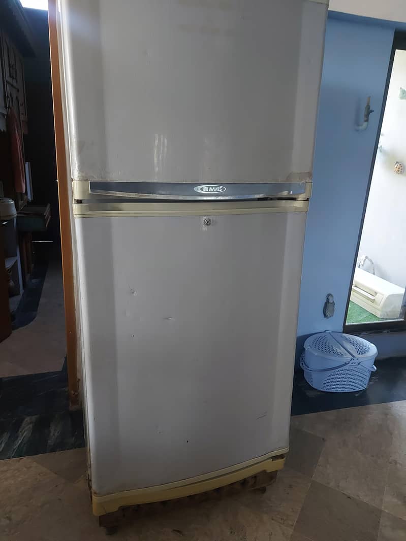 waves fridge 0