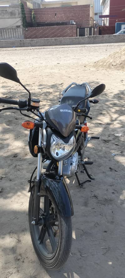  Suzuki GSX 125 – Like New | 2025 Model | Urgent Sale